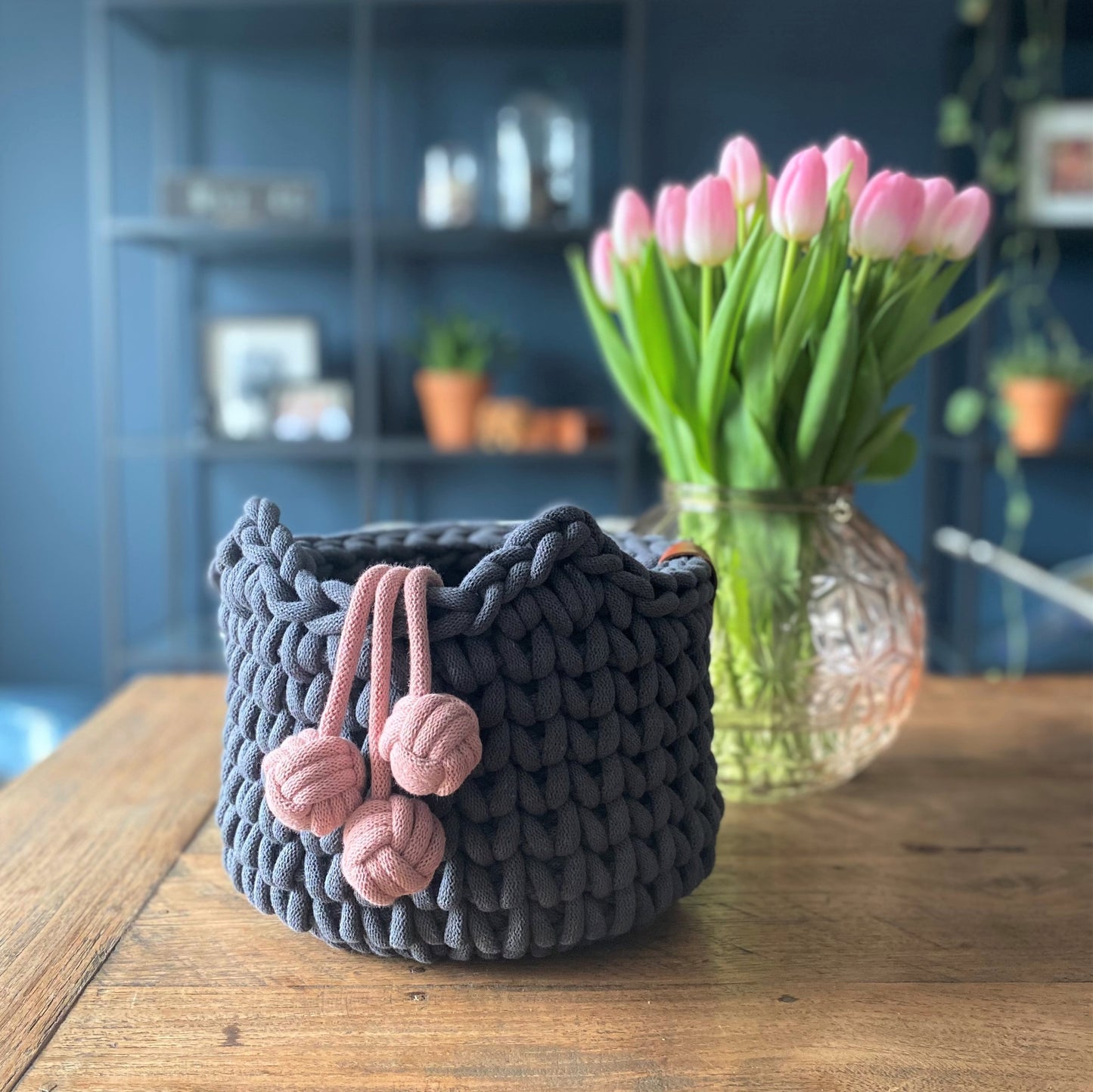 Sunny Baskets speelgoedmandje in de kleur charcoal