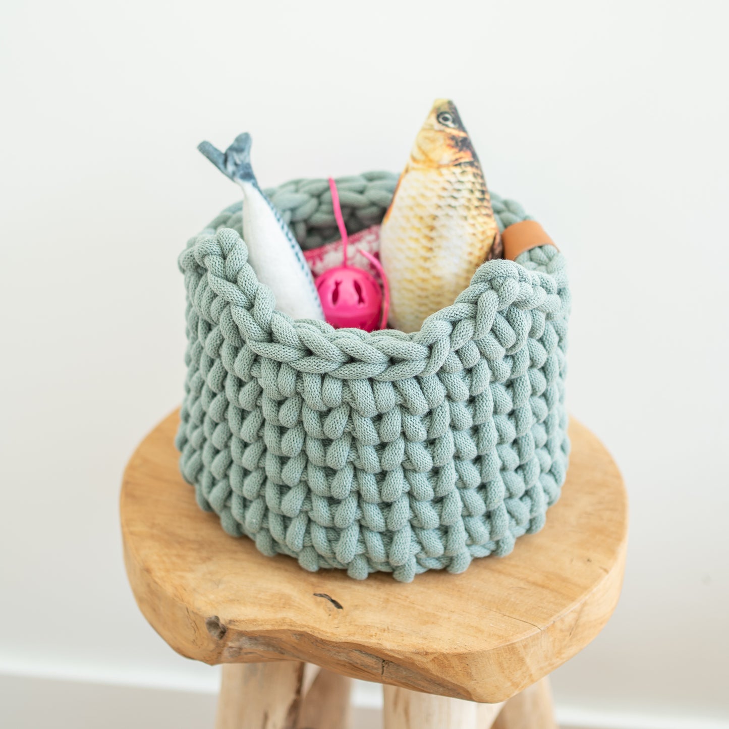 Sunny Baskets speelgoedmandje in de kleur grijsgroen