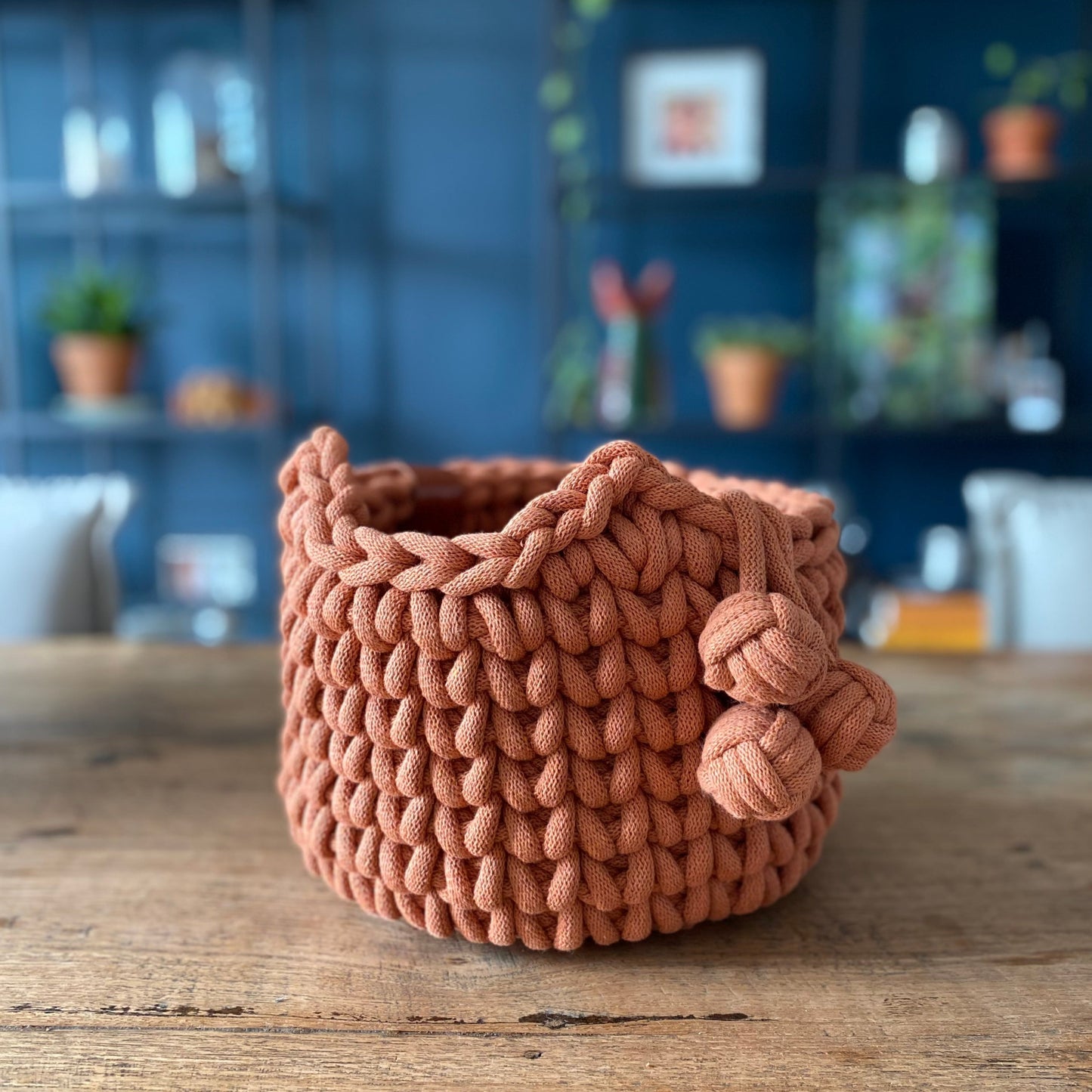 Sunny Baskets speelgoedmandje in de kleur terracotta
