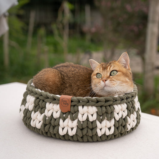 Sunny Basket Checkered - cat basket