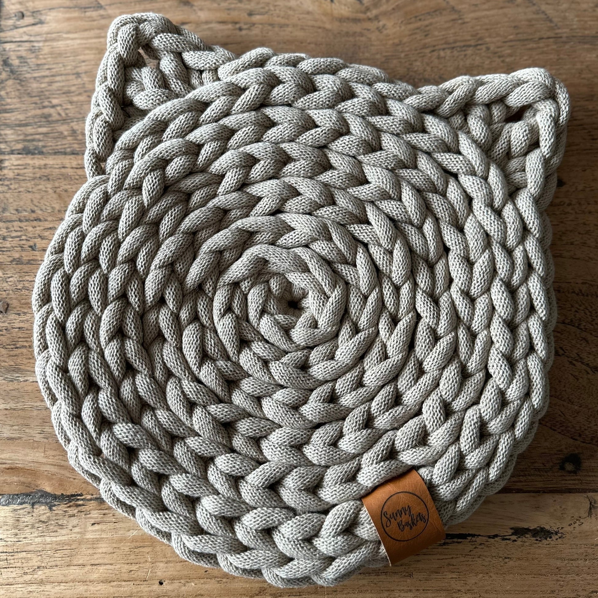 ronde kattenmat met schattige kattenoren. Handgemaakt met gerecycled katoen