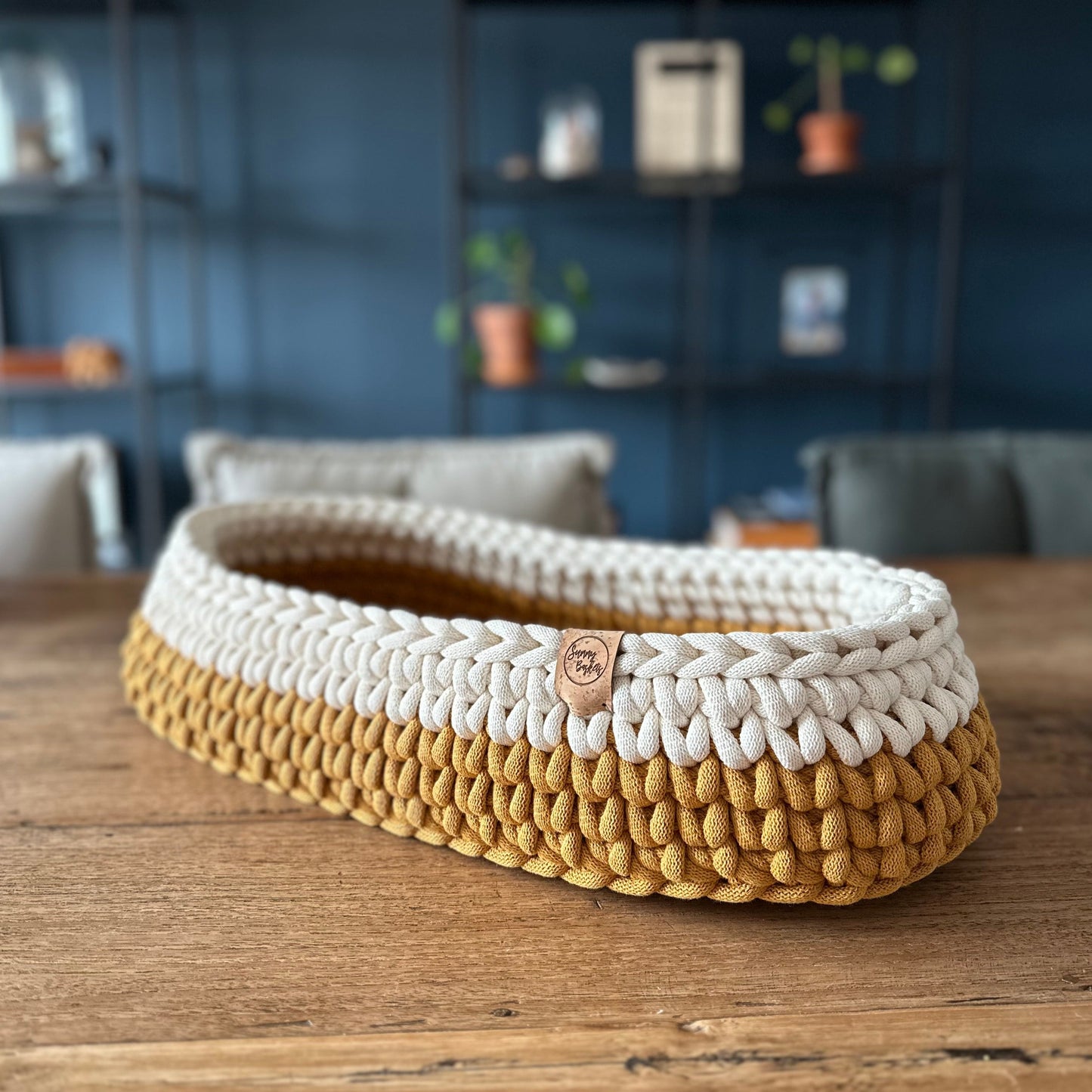 Ovale kattenmand Sunny Basket in de kleur geel en naturel