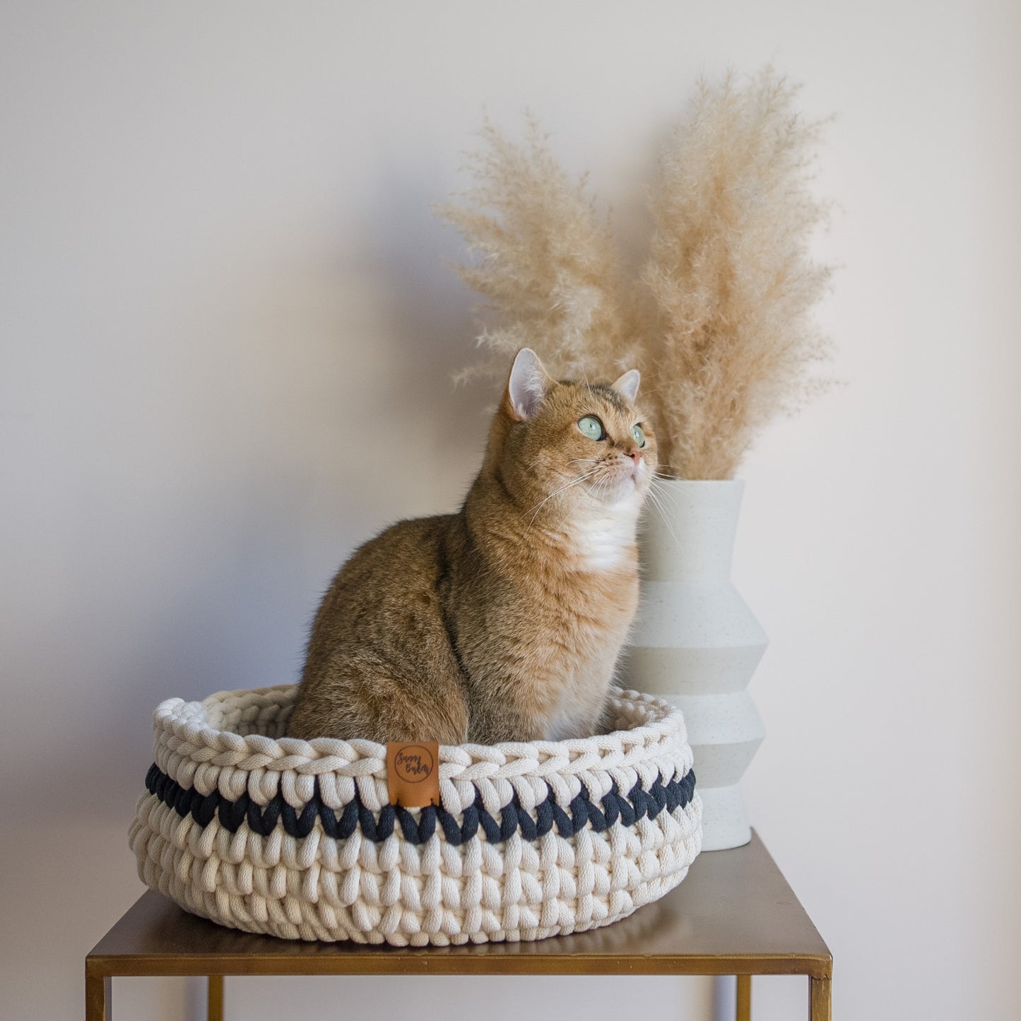 Sunny Baskets kattenmand in creme met zwarte streep
